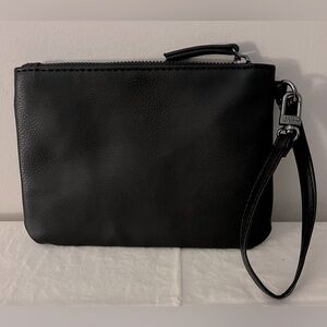 EUC Steve Madden Women’s Black Vegan Leather Zippered Wristlet; Approx 7” x 5”